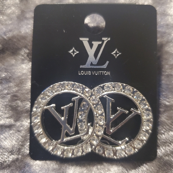 Jewelry - Designer INSPIRED earrings